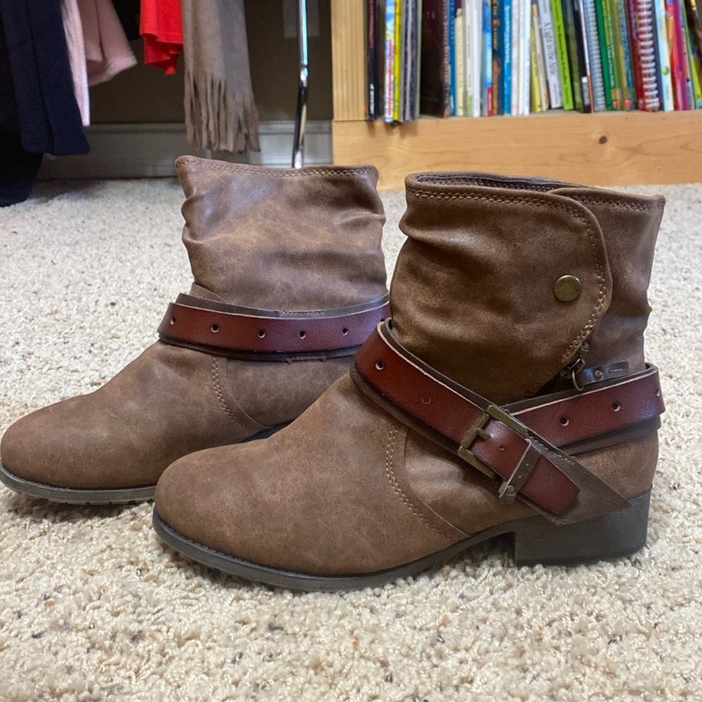 Maurice’s Western style boots